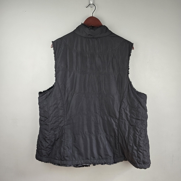 CJ BANKS Reversible Ruffle Zip Vest Faux Fur Black Women Sz 3X Neutral Layering - Picture 7 of 13